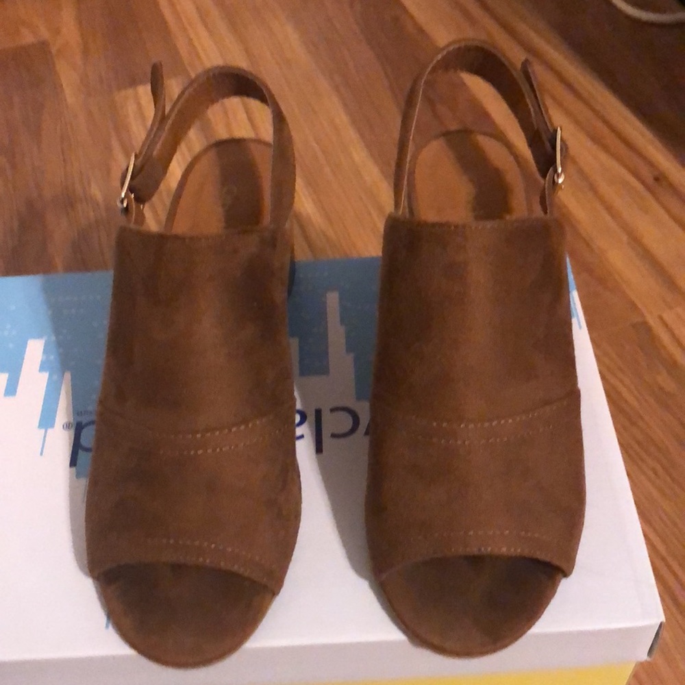 Open toe heels - Picture 2 of 8